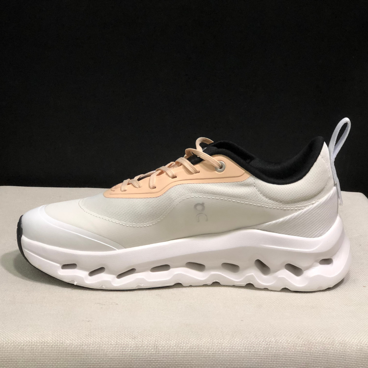 On Cloud × Loewe — Cloudtilt Beige