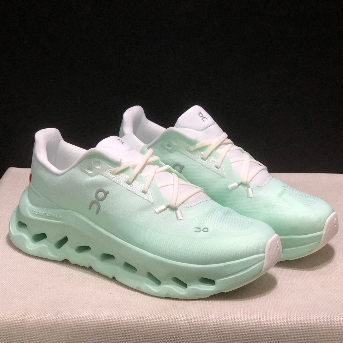 Cloudtilt - White Mint