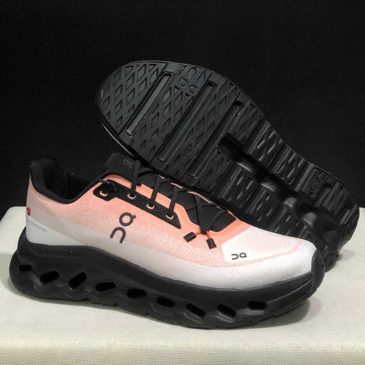 Cloudtilt - Black Peach